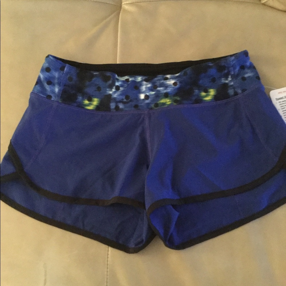 LuLuLemon💛Speedy shorts size 4 💙NEW‼️